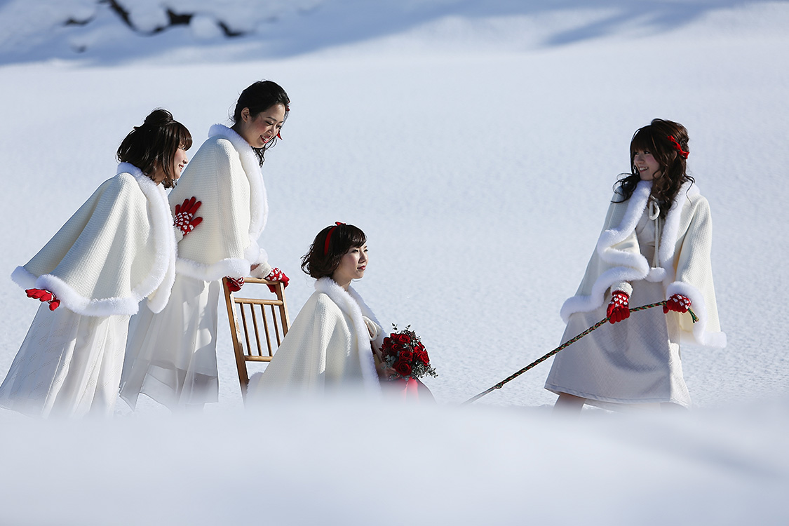 wedding photographers Milan photographer destination japanese photos pictures bridesmaids winter snow - Photo27