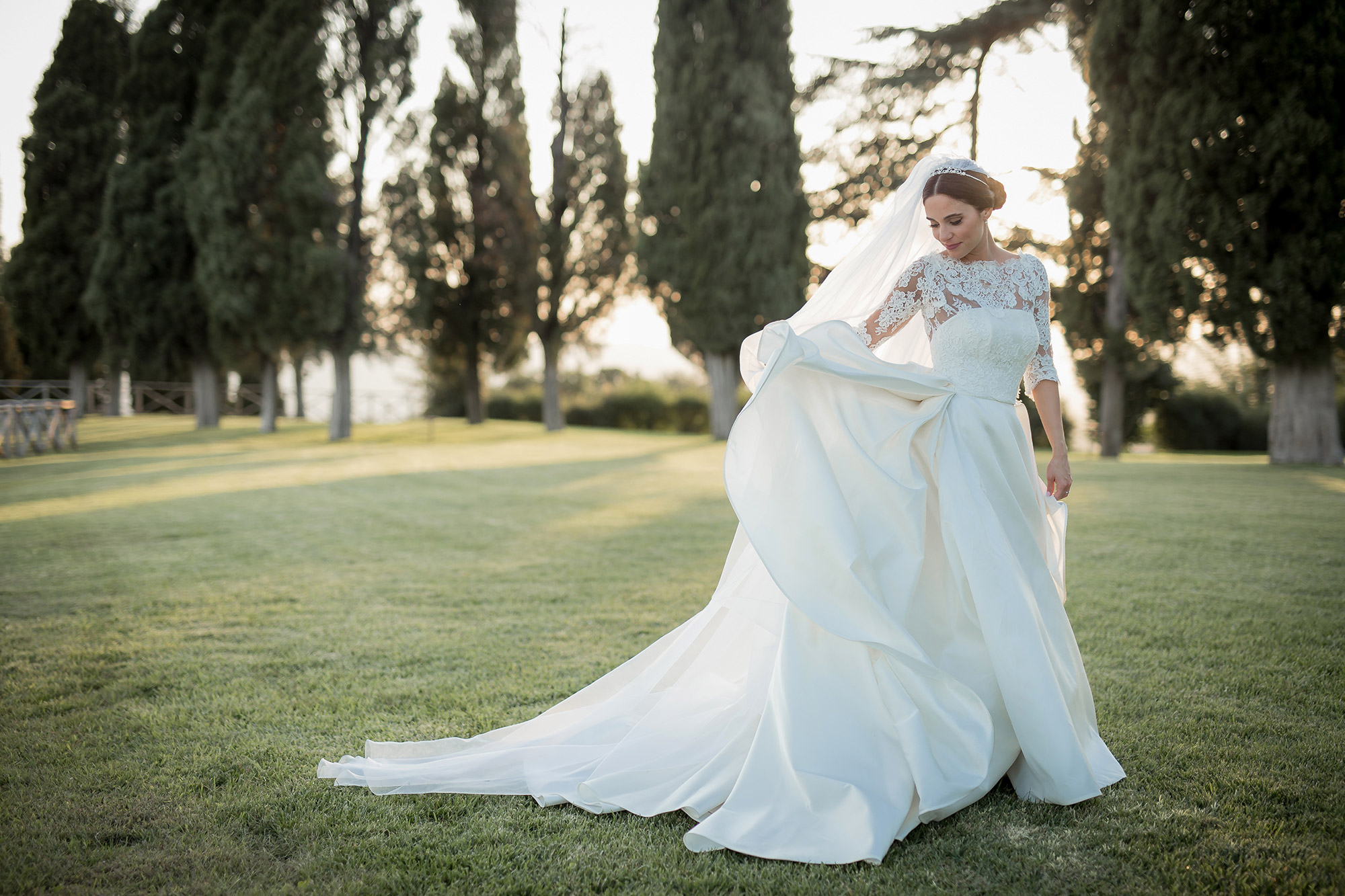 ..imagesweddings enmatrimonio tenuta montecucco toscana verdi voglie abito sposa by Photo27