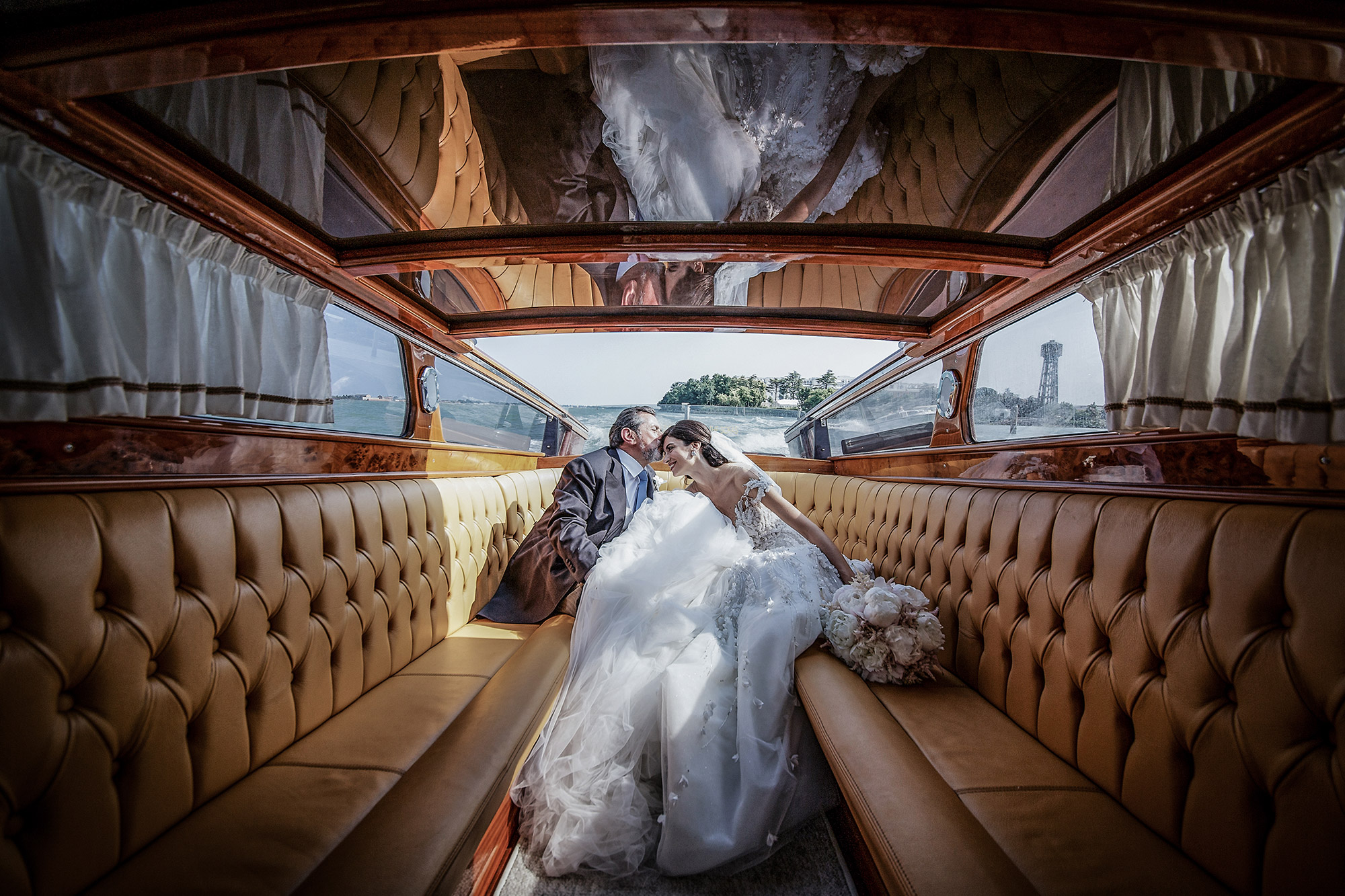 taxi boat padre sposa arrivo chiesa matrimonio venezia anna frascisco by Photo27