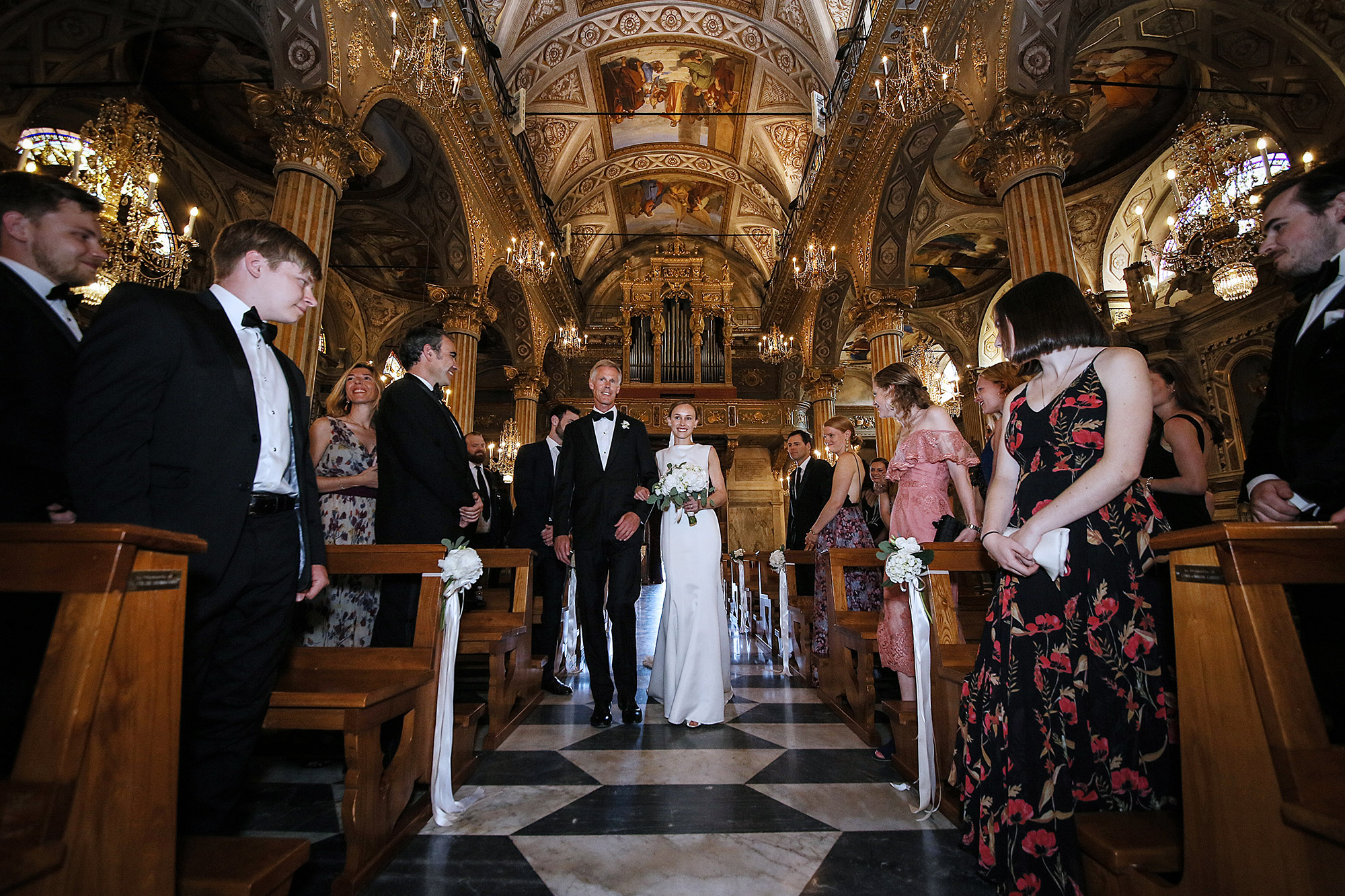 american wedding in riviera entrata chiesa sposa by Photo27