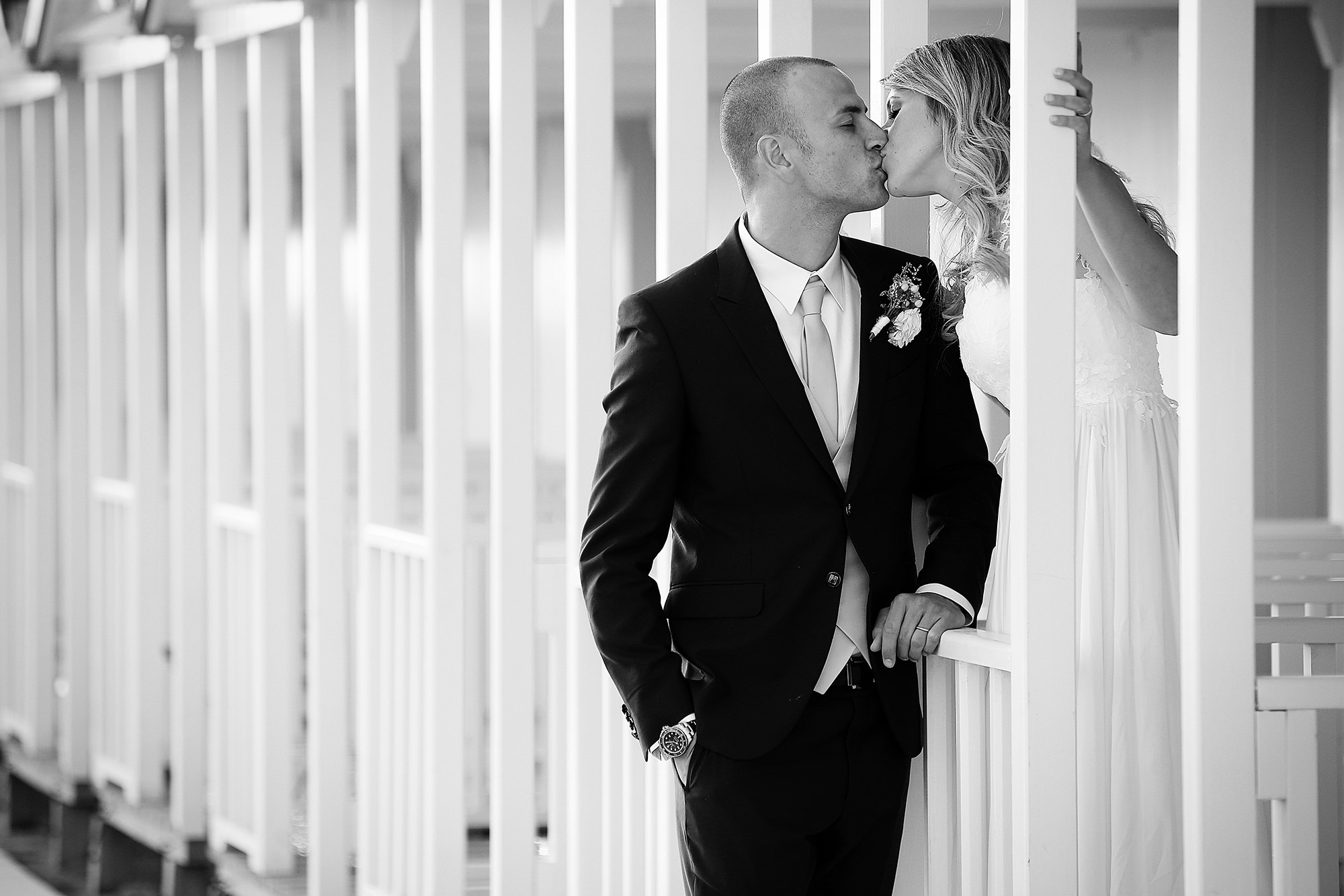 matrimonio forte dei marmi alessandra grillo bacio sposi fotografo milano by Photo27