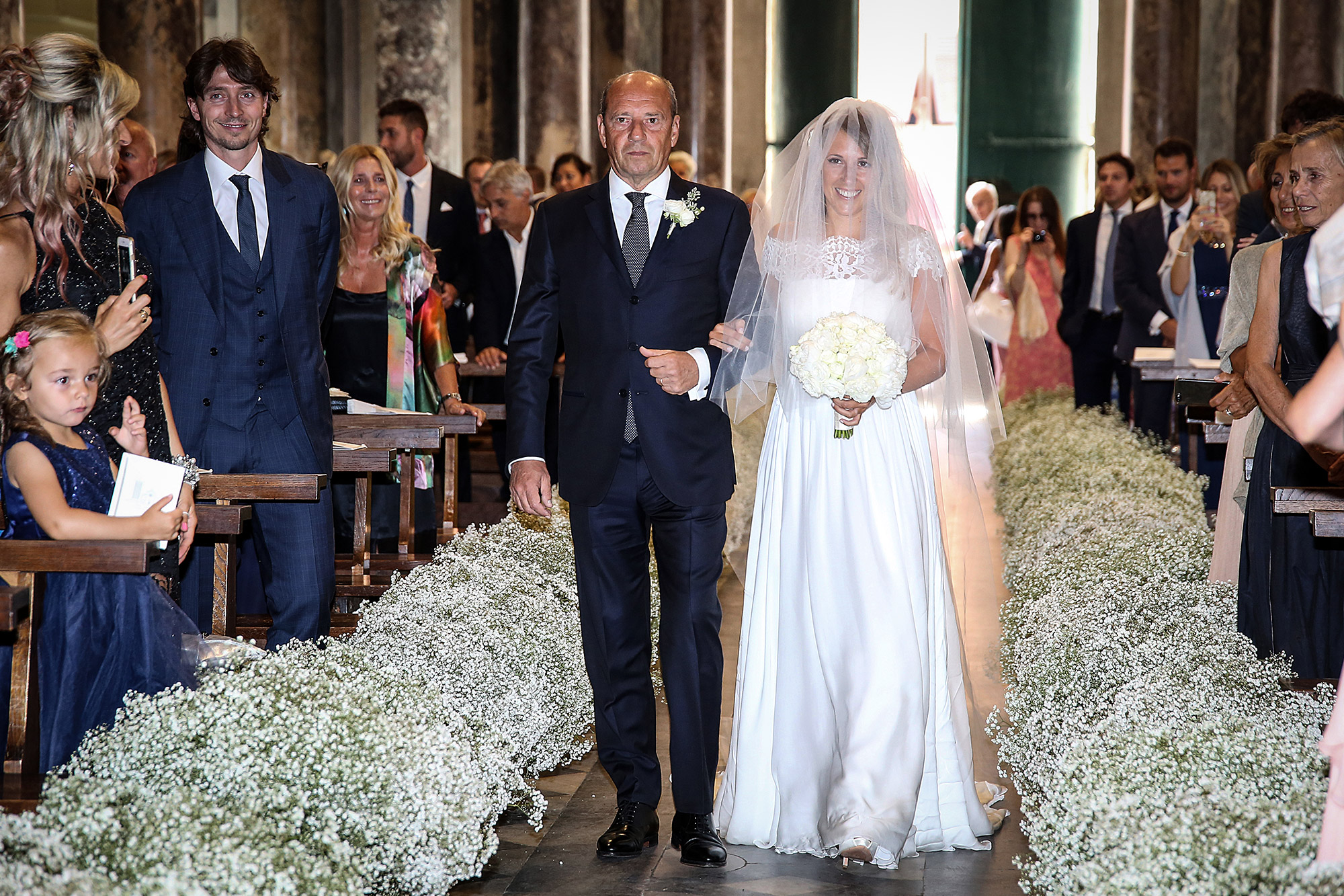 matrimonio forte dei marmi alessandra grillo ingresso chiesa fotografo milano by Photo27